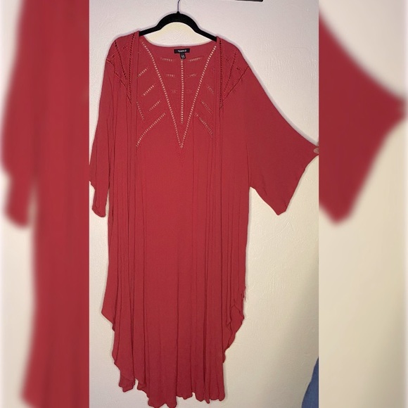 TORRID RED (CORAL) CRINKLED GAUZE CROCHET INSET LONGLINE KIMONO - Picture 6 of 7